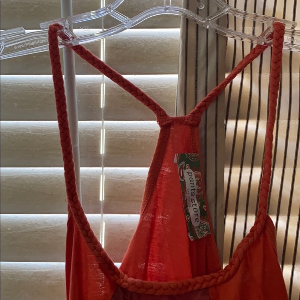 red Razorback tank with Aztec burnout in the front - Picture 4 of 5